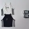 Camiseta Infantil Estilo Coreano Manga Curta Verão 2026 Nova Fashionável Versátil Gola Redonda Color Block Bordada Top Curto