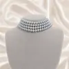 Colar de pérolas de imitação estilo Hepburn, gargantilha vintage, colar multicamadas, faixa de pescoço, simples, 8 mm, quatro camadas, corrente de pescoço com contas para mulheres