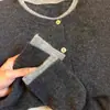 Elegante cárdigan de lana sintética con bloques de color, tipo dos piezas, para mujer, hecho de lana pura, con cuello redondo, adecuado como prenda exterior o capa base.