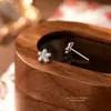 Pendientes de Flor de Seis Pétalos de Plata de Ley S925 Yun Xiaoshu para Mujer, Sencillos y Versátiles, Frescos y Elegantes, Venta al por Mayor desde Fábrica