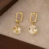 Brincos Pingente de Resina com Flores Secas Moda Brincos de Âmbar Sintético Luxo Leve Alto Padrão Ins Simples Temperamento Para o Trabalho Mulheres