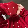 Pijama Suspensório de Renda com Bolinhas em Forma de Coração Vermelho para Ano Novo Feminino, Conjunto de Três Peças Skin-Friendly para Casa para Primavera e Outono que Pode Ser Usado Fora