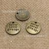 Pequeños accesorios de joyería de aleación de bricolaje de 2 colores, 5 colgantes redondos con forma de placa de letra ZAKKA, accesorios al por mayor de 20 mm