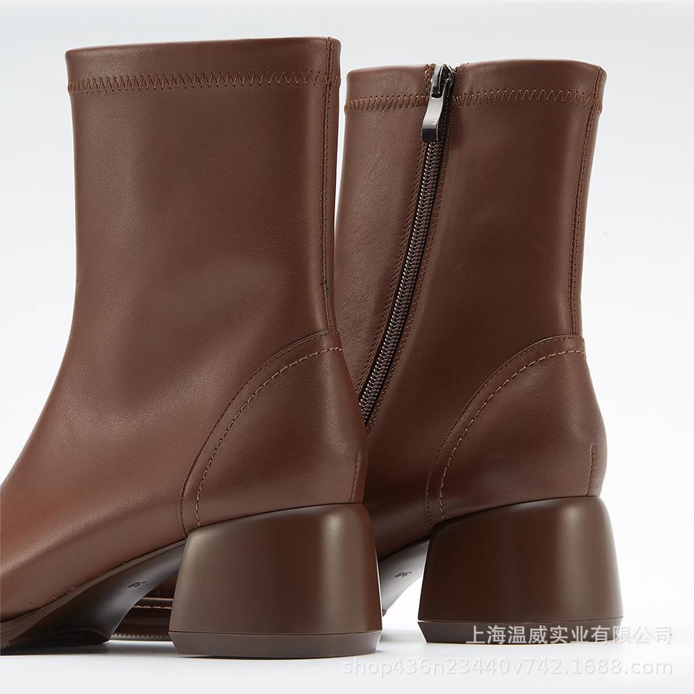 秋冬新款马v口头层小牛皮方尖头粗跟女靴套筒骑士靴女