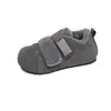 Botas de Neve Femininas Cinzas Estilo Birkenstock com Lã, Novos Sapatos de Algodão Peludo Quentes para o Inverno 2025, Aumentam a Altura e Quentes