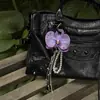 Colgante de Flor de Lirio Artificial de Moda para Mujer, Elegante y Único con un Toque de Lujo, Dulce y Versátil Accesorio para Llavero