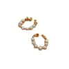 Nuevos Pendientes Dorados Hechos a Mano Estilo Retro Perlas de Agua Dulce Aguja de Plata 925 Adornos para Orejas Joyería Versátil Simple Estilo Barroco