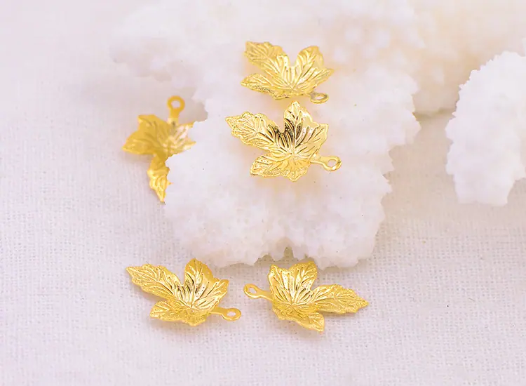 金色饰品