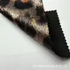 Terciopelo con estampado de leopardo grande y estampado de lámina dorada, tela suave de dos tonos lavable, cómoda y con buena caída, adecuada para disfraces de actuación de danza escénica