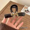 Presilha de Cabelo Fofa com Laço de Cachorro Listrado para Mulheres, Presilha de Tubarão de Tamanho Médio para Penteados no Topo da Cabeça, Adequada para Cabelos Finos, Acessório de Cabelo Elegante