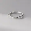 Anillo de Plata de Ley S925 Nalan Línea de Ola Irregular Exquisito Simple Estilo Ins Sentido del Diseño Anillo para el Dedo R03784