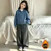 Conjunto de Peluche para Niñas Otoño Invierno 2026 Estilo Nuevo Suéter Cardigan Chaleco para Niños Grandes Pantalones Anchos Engrosados de Invierno para Niños