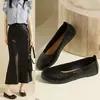Mocasines de cuero suave, suela blanda, boca poco profunda, suela plana para mujer, nuevo lanzamiento otoño 2026 versión coreana, zapatos casuales versátiles sin cordones