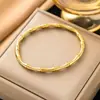 Pulseira de Zircônia Banhada a Ouro para Mulheres, Punho Aberto Fashion de Luxo Leve, Joia de Mão Simples Versátil Estilo Casal em Aço Titânio
