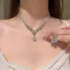 Super Flash Water Drops Full Diamond Tassel Colar Brincos Terno Feminino Court Light Luxo Nicho Design Lockbone Corrente Pescoço Acessórios
