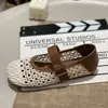 Zapatos Mary Jane con Hebilla Hueca Retro 2026 Verano Nuevos Estilo Europeo Nicho Versátiles Zapatos Huecos para Mujer