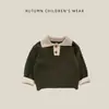 Suéter tipo polo de bloques de color estilo coreano para bebé, polo de punto para niños de otoño e invierno, adecuado para usar en capas o como prenda exterior para bebés y niños pequeños