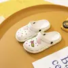 Qida Shun Nueva Pareja Lindo Dibujo Animado Letra Zapatos de Jardín Hombres y Mujeres Zapatos de Playa Venta al por Mayor
