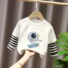 Camiseta de algodón de manga larga holgada para niño, camiseta básica de otoño para niño con estampado de dibujos animados de moda, top para niño estilo americano