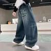 Roupas Infantis Roupas de Outono para Meninos Calças 2026 Novo Estilo Primavera e Outono Crianças de Meia-idade e Mais Velhas Jeans de Perna Reta Calças Longas de Outono para Meninos