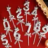 Figuras de Corona de Celebridad Cibernética con Lazo 0-9 Velas para Insertar Decoración de Pastel de Cumpleaños Mesa de Postres de Año Viejo Fiesta Disfraces