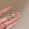 Pendientes Geométricos Metálicos Huecos Aguja de Plata, Lujo Ligero, Sensación de Alta Gama, Clavos de Personalidad Única, Pendientes Versátiles Simples de Nicho para Mujeres