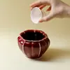 Jarra de Té de Cerámica de Alta Gama con Diseño de Mano de Buda Esmaltada en Horno Rojo para Uso Doméstico, Accesorios de Contenedor de Agua para Té de Lujo Ligero