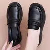 Mocasines sin cordones de suela blanda, zapatos de mujer bajos y cómodos, nuevos zapatos de cuero pequeños versátiles de otoño 2026, zapatos para mamá