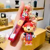 Chaveiro Criativo Urso de Futebol Desenho Animado Carro Penduricalho de Bolsa Casal Criativo Masculino Pequeno Presente Atacado