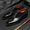 Sapatos Masculinos Brogue de Couro Genuíno com Bico Longo, Novos Modelos Transfronteiriços no Aliexpress, Sapatos Formais de Negócios para Casamento