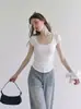 Camiseta Feminina de Verão Manga Curta Gola Alta Estilo Desejo Puro Sexy Mostra Sutilmente a Clavícula Top Pequeno Cropped Chic Cintura Curta