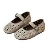 Novos Sapatos Infantis Primavera/Verão 2026 Estilo Coreano Moda Vazado Camurça Sapatos de Bebê Bico Baixo Sapatos Mary Jane para Meninas