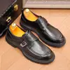 Sapatos Masculinos de Couro para Primavera e Outono de 2026, Sapatos Casuais Estilo Britânico, Sapatos com Cadarço para Trabalho e Dia a Dia, Sapatos Masculinos Resistentes ao Desgaste com Solado Grosso Atacado
