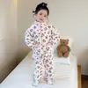 Pijama de franela para niños, colección de otoño e invierno, forro polar coral para niñas, engrosado para abrigar, conjunto de ropa de estar con estampado de leopardo para bebé niña