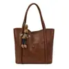 Yue Zi 2026 Otoño Temprano Nueva Moda Retro Bolso Tote Bolso de Hombro Retro para Viajes al Trabajo Gran Capacidad Bolso de Axila