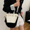 Las Bolsas Pequeñas Populares de Este Año para Mujeres en Otoño e Invierno 2025 Nuevo Bolso de Hombro Cruzado Retro Estilo Coreano Bolso Bandolera Bolso Cubo