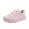 Nuevas Zapatillas Deportivas Infantiles Primavera y Otoño Zapatos Blancos para Niñas Suela Gruesa de Cuero Suela Suave Transpirable Zapatos Deportivos Casuales para Niños