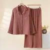 Roupa de casa feminina de crepe de algodão puro com estampa distribuída, manga curta e calça comprida para primavera e verão, pijama casual solto e confortável para casa