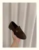 ¡Versión de piel de oveja! Mocasines 2026 estilo nuevo este año popular estilo explosivo retro gamuza punta redonda hebilla dorada pequeña tacón grueso zapatos de vestir