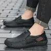Sapatos masculinos artesanais costurados plus size transfronteiriços, mocassins casuais modernos para outono ao ar livre, sapatos de direção antiderrapantes com sola macia