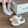 2026 Novos Sapatos de Veludo com Velcro de Solado Plano de Nicho para Mulheres Outono/Inverno Pessoa Preguiçosa Calçados Externos Mocassins Sapatos Duplos de Algodão Sapatos Individuais