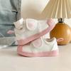Zapatos nuevos de primavera y otoño 2025 para jardín de niños, zapatos de interior para niños, suela suave antideslizante, zapatos blancos para bebé, tenis para niños