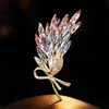 Nuevo broche de ramo de alta gama de moda para mujer, pin de solapa moderno y sofisticado, ramillete elegante y lujoso