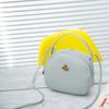 2024 Mini Bolsa de Ombro Transversal Fashion Little Secret Bee Fones de Ouvido Atacado Bolsa Casual Meia-Lua Fornecimento de Fábrica