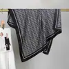 Lenço Quadrado de Seda Sarja Estampado Simples Retrô 90cm Fornecimento Direto da Fábrica Textura de Seda Lenço Quadrado Versátil da Moda