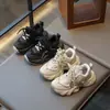 Tênis Dad Shoes Infantil Moda Nova Primavera 2026 Tênis Esportivo para Meninas Tênis Leve de Solado Macio Versátil para Meninos