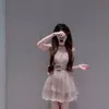 Vestido Pequeño y Elegante 2026 con un Aire de Socialité, Falda Corta de Malla que Ceñe la Cintura, Sin Mangas con Cuello Halter, Vestido Súper Bonito para Niñas