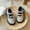 Zapatos retro de cuero para niños estilo británico, planos de otoño para niñas, zapatos de rendimiento de corte bajo para niños, zapatos escolares modernos para niños