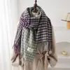 Bufanda cálida de cachemira a cuadros estilo coreano 2024, unisex, de otoño e invierno, con borlas que combinan con todo.