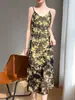 Vestido camisola de georgette floral amarillo fresco, ligero y vaporoso, entallado en la cintura, adelgazante, perfecto para salidas de verano, con un estilo suave, vestido largo